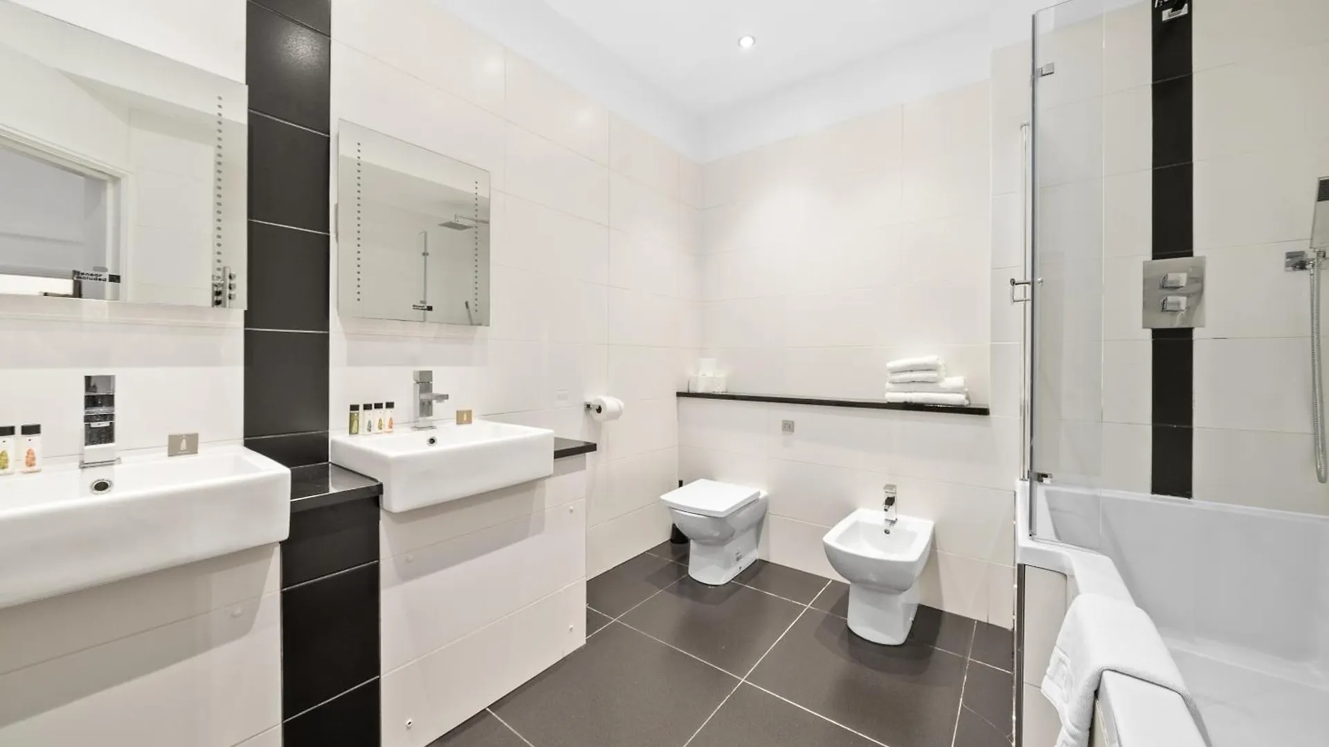 Apartment 2, 48 Bishopsgate By City Living London Holiday home